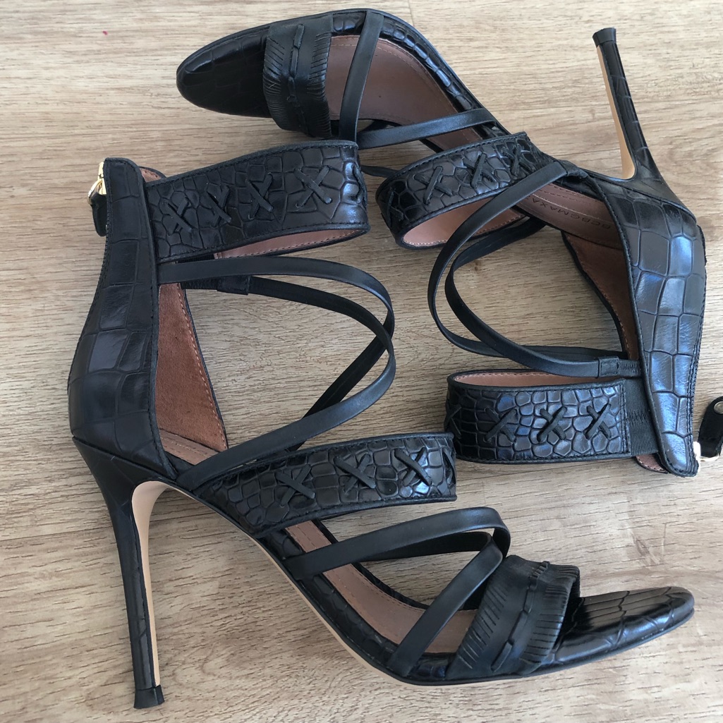 Wow- Bcbg Leather Embellished Sandals Black Strap